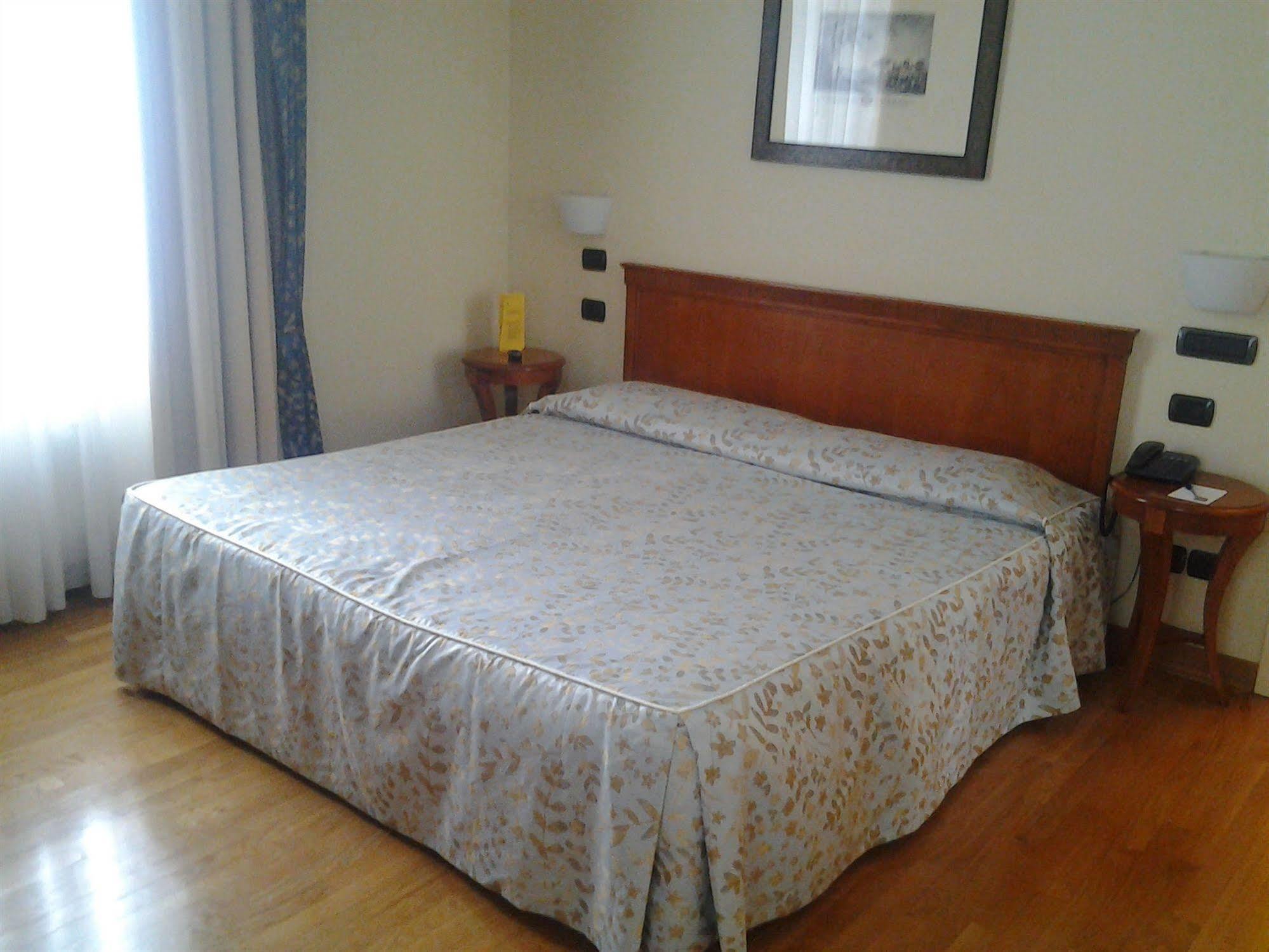 Grand Hotel Entourage - Palazzo Strassoldo Gorizia Esterno foto
