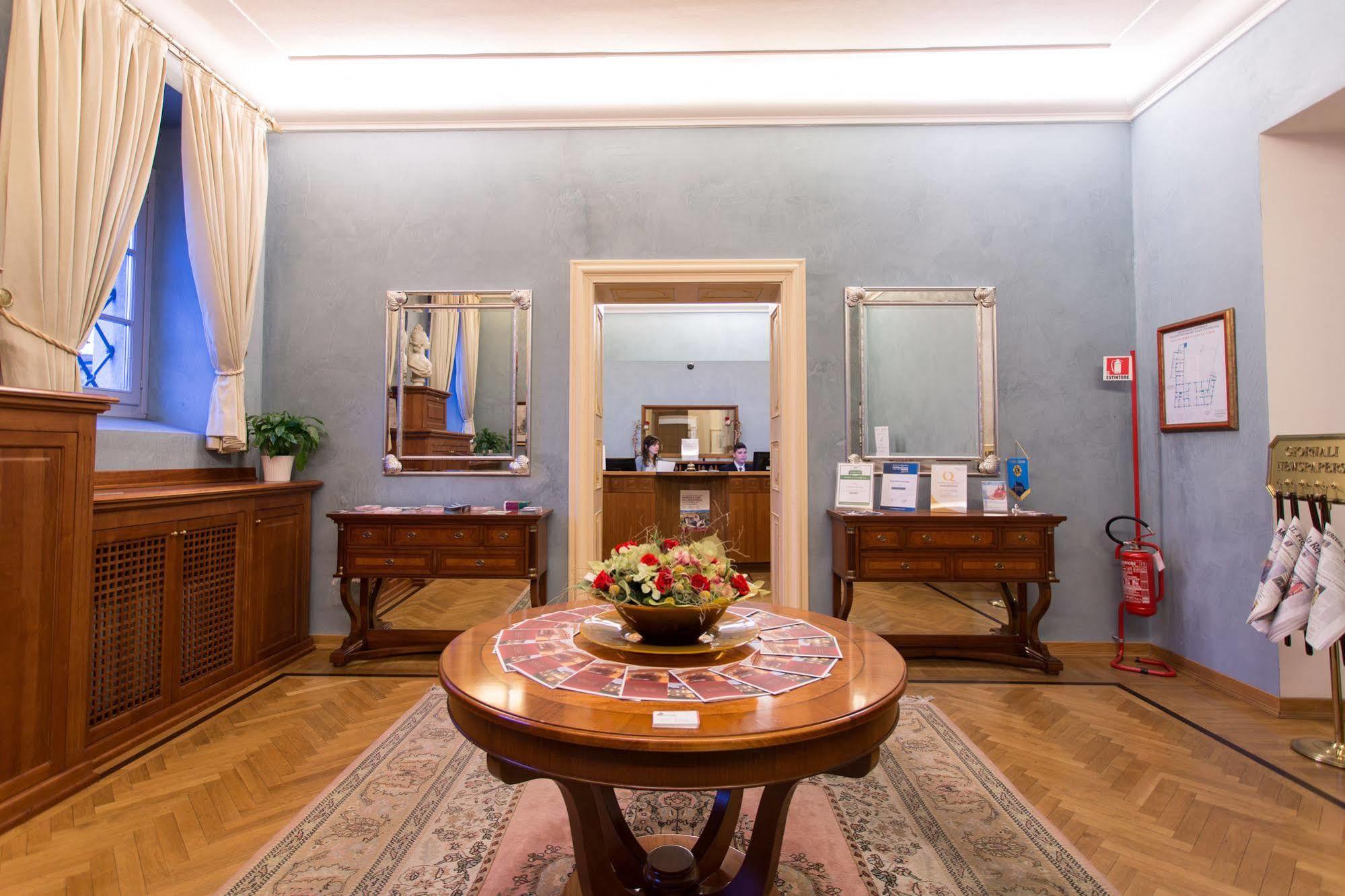Grand Hotel Entourage - Palazzo Strassoldo Gorizia Esterno foto